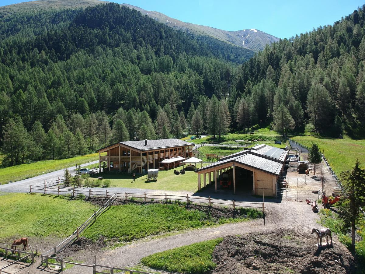 La Tresenda Hotel And Mountain Farm Ливиньо Экстерьер фото